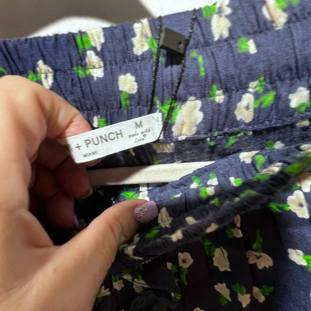 Kiwi + Punch Floral 2 Piece Set NWT Navy Crop Top Shorts Boho Summer Medium